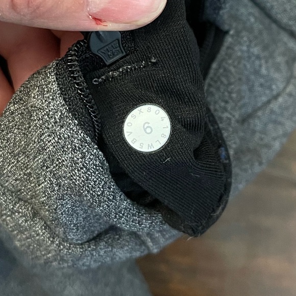 Lululemon On the Move Pant Ponte 28” Size 6 - Picture 4 of 6
